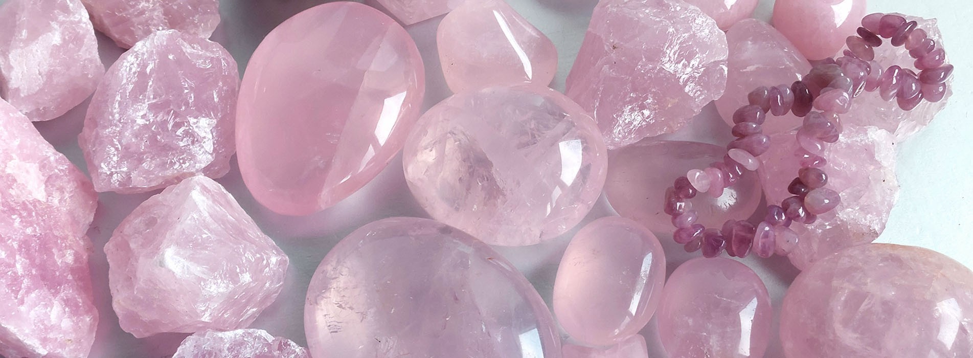 Valentijsactie ontvang tot en met 14 februari 14% korting op roze edelstenen en mineralen. Gebruik de actiecode LIEFDE14